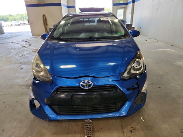 2016 TOYOTA PRIUS