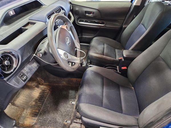 2016 TOYOTA PRIUS