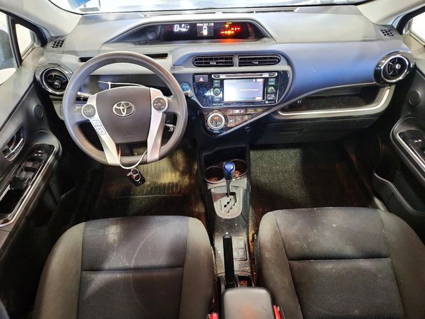 2016 TOYOTA PRIUS