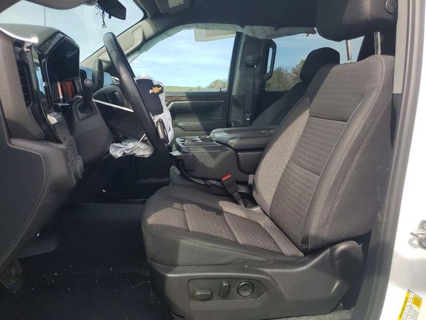 2024 CHEVROLET SILVERADO LT-L — DENT