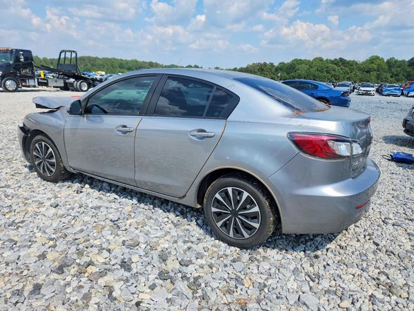 2013 MAZDA 3