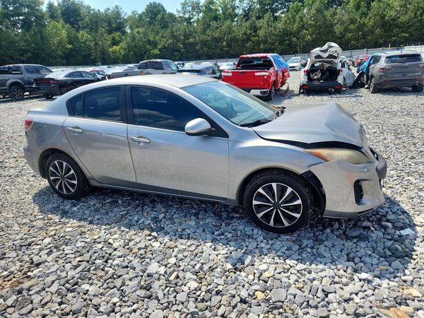 2013 MAZDA 3