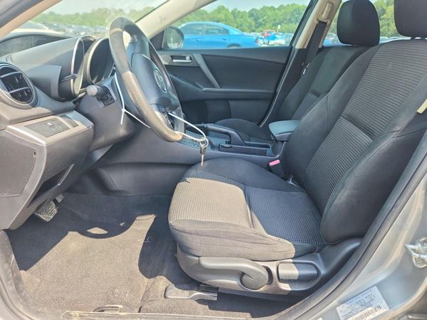 2013 MAZDA 3
