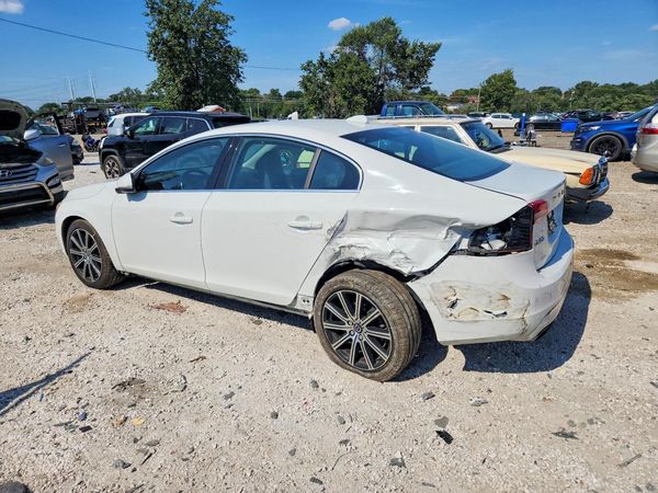 2016 VOLVO S60 SV35 Platinum