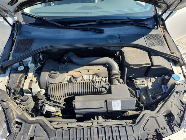 2016 VOLVO S60 SV35 Platinum