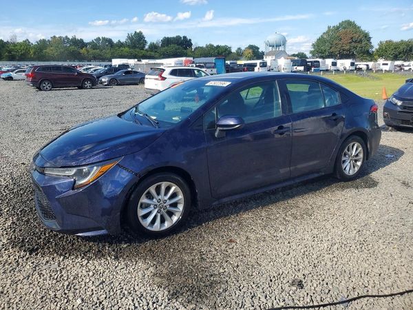 2020 TOYOTA COROLLA LE, w/Premium Pkg — Front 3/4