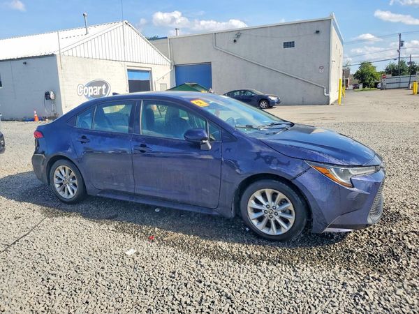 2020 TOYOTA COROLLA LE, w/Premium Pkg — Passenger 3/4