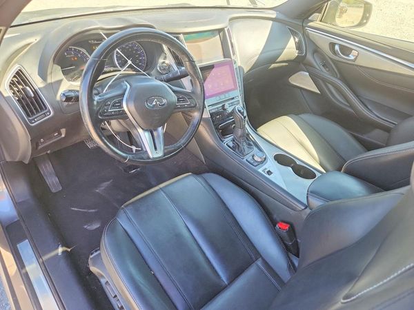 2017 INFINITI Q60