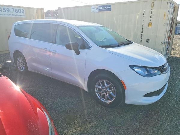2024 CHRYSLER VOYAGER LX