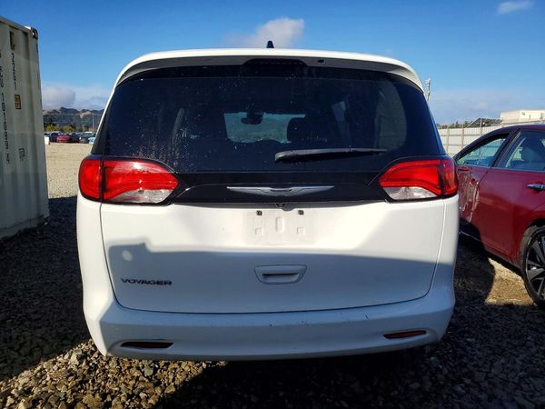2024 CHRYSLER VOYAGER LX