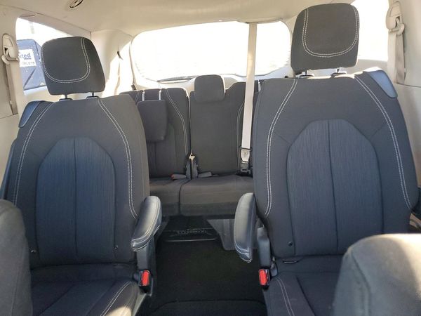 2024 CHRYSLER VOYAGER LX