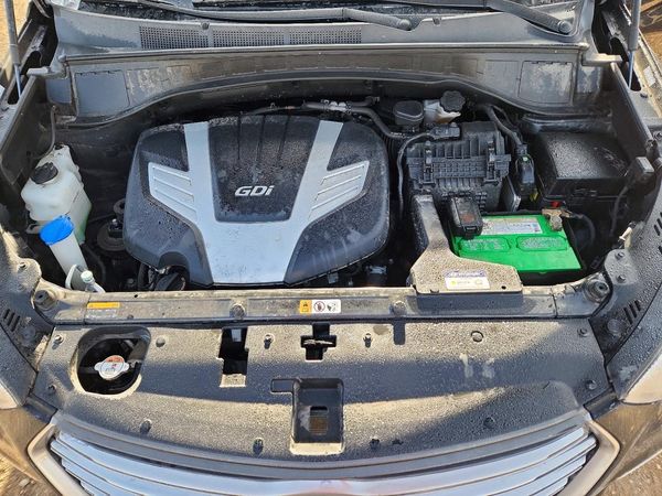 2017 HYUNDAI SANTA FE TOP — Engine bay