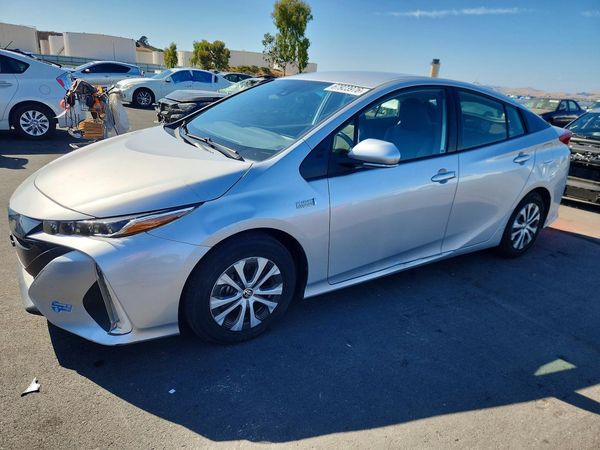 2021 TOYOTA PRIUS — Front 3/4