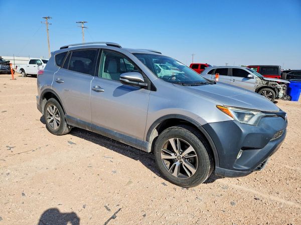 2016 TOYOTA RAV4 XLE (M Grade) — Passenger 3/4