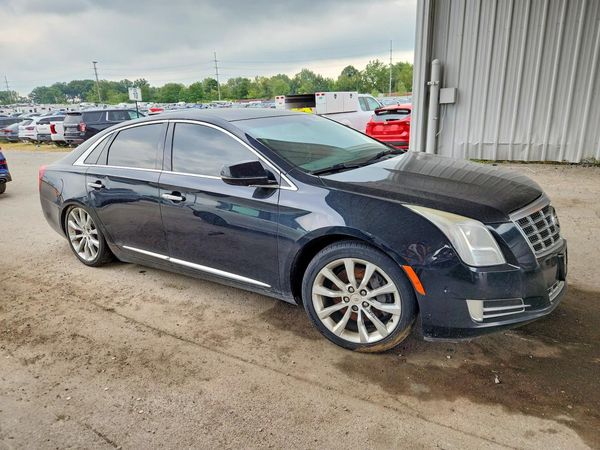 2015 CADILLAC XTS Luxury — Passenger 3/4