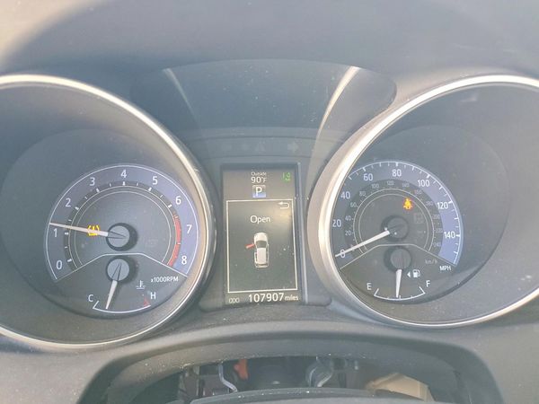 2018 TOYOTA COROLLA