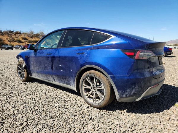 2025 TESLA MODEL Y