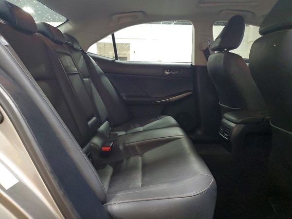 2016 LEXUS IS 300