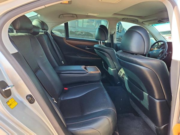 2012 LEXUS LS 460