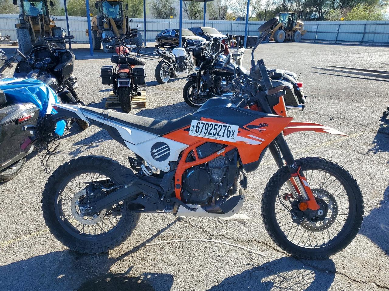 2025 KTM 390