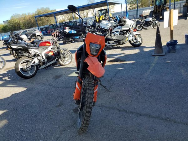 2025 KTM 390