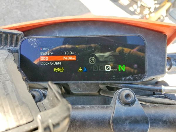 2025 KTM 390