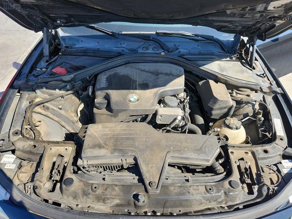 2016 BMW 4 SERIES GC — Engine bay