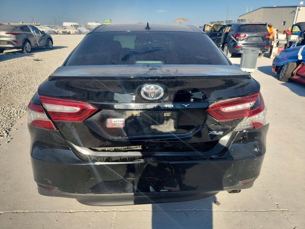 2020 TOYOTA CAMRY XLE