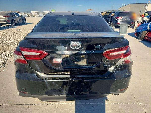 2020 TOYOTA CAMRY XLE