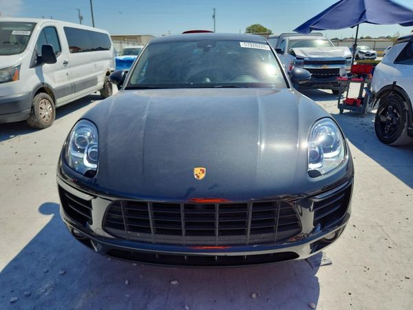 2018 PORSCHE MACAN