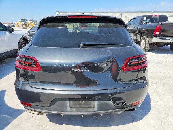 2018 PORSCHE MACAN