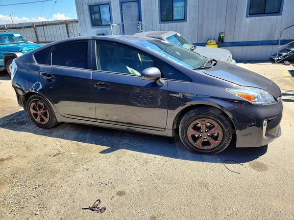 2012 TOYOTA PRIUS
