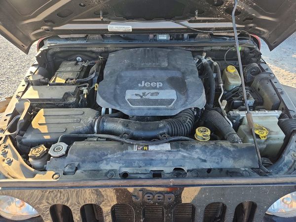 2016 JEEP WRANGLER Sport — Engine bay