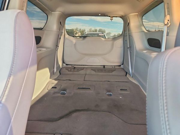 2020 CHRYSLER VOYAGER