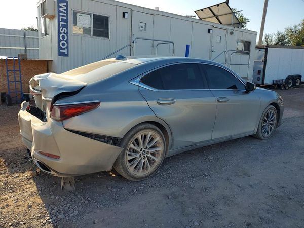 2020 LEXUS ES