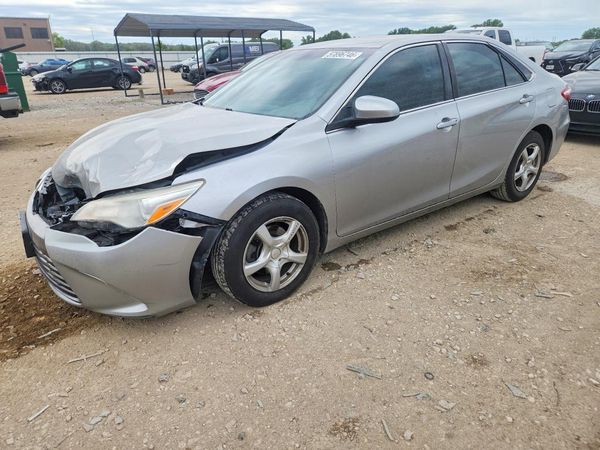 2016 TOYOTA CAMRY