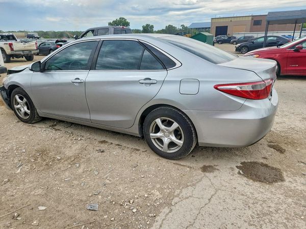 2016 TOYOTA CAMRY