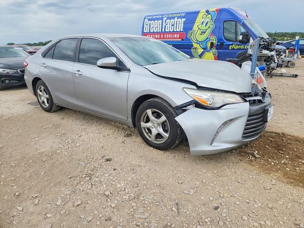 2016 TOYOTA CAMRY