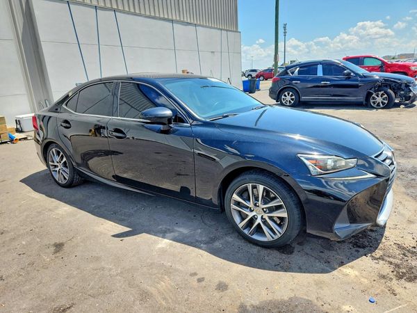 2019 LEXUS IS