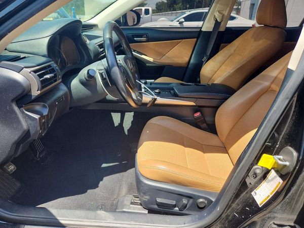 2019 LEXUS IS