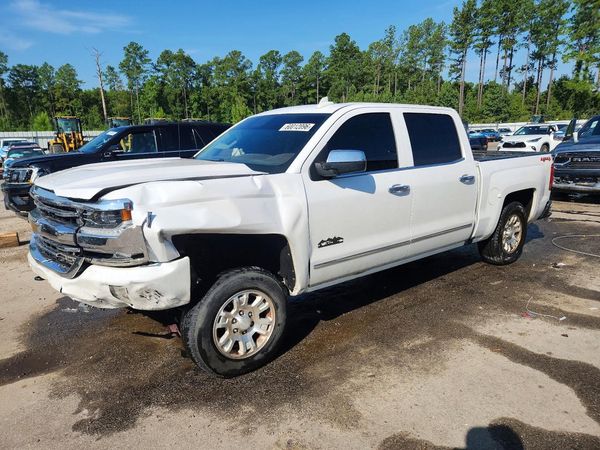 2018 CHEVROLET SILVERADO High Country — Front 3/4