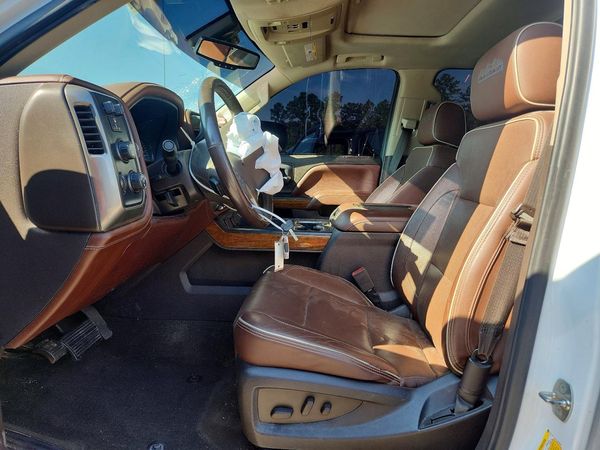 2018 CHEVROLET SILVERADO High Country — DENT