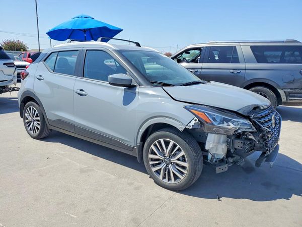 2024 NISSAN KICKS