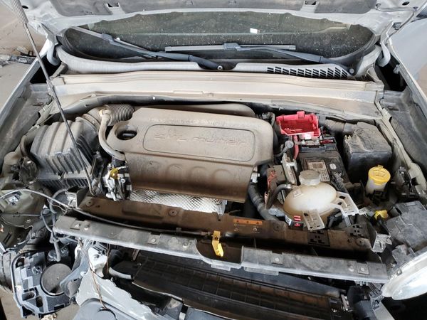 2020 JEEP RENEGADE SPORT — Engine bay