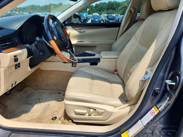 2013 LEXUS ES