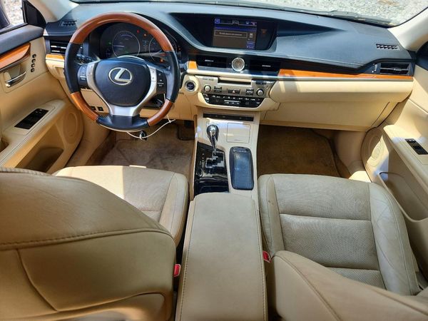 2013 LEXUS ES