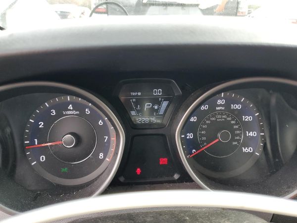 2015 HYUNDAI ELANTRA