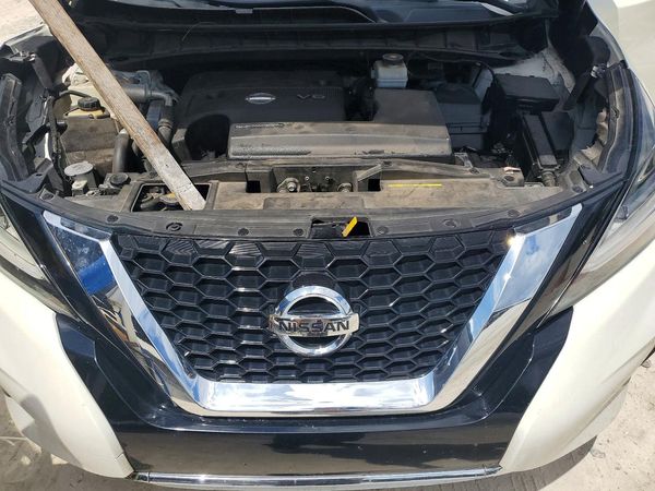 2021 NISSAN MURANO S — Engine bay