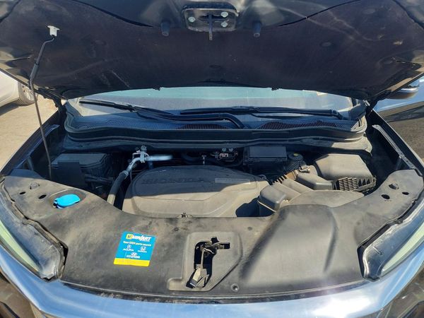 2019 HONDA PILOT EXL — Engine bay