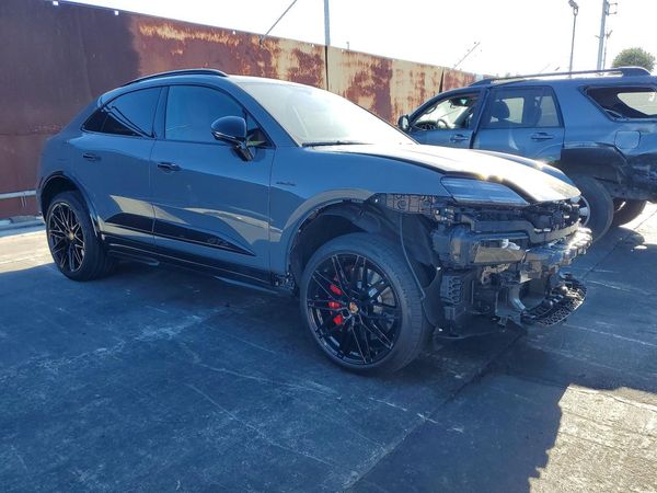 2026 PORSCHE MACAN